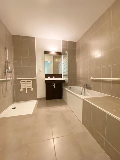 Les Planches , Bel Appartement En Bord De Mer Benodet Exterior photo